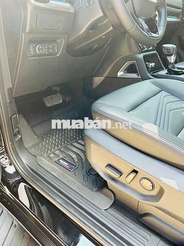 Ford Everest 2025 Titanium 2.0L 4x2 AT - 900 km