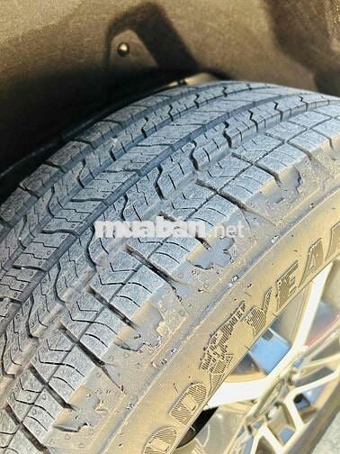 Ford Everest 2025 Titanium 2.0L 4x2 AT - 900 km