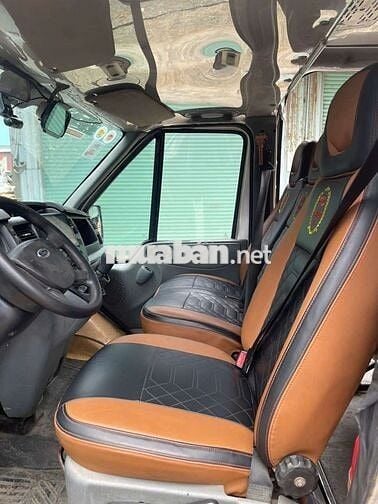 FORD TRANSIT 
tải van 6 ghế. 850kg
sản xuất 2010