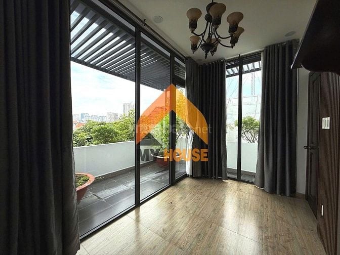 TUYỆT PHẨM Q2 VILLA HIỆN ĐẠI FULL NỘI THẤT XÁCH VALI VÀO Ở NGAY 6PN