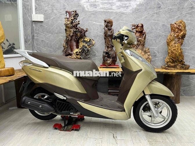 👉Honda Lead 2015 chính chủ máy zin êm