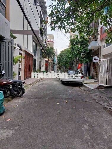 Nhà hẻm xe hơi, gần sân bay. Phù hợp làm VP, kết hợp ở..