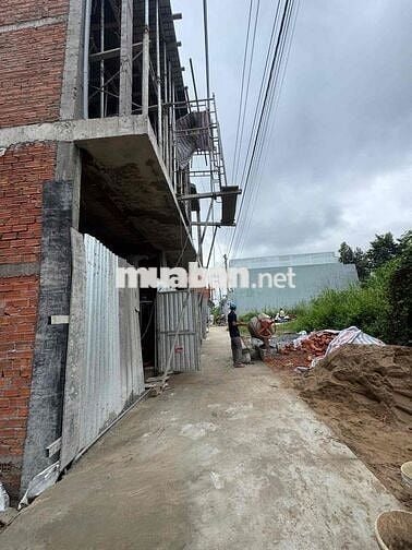 Cặp nền hẻm kỹ thuật Nguyễn Công Bình