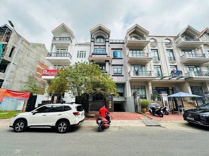 Cho thuê nhà Him Lam có thang máy DT 5 x 20m giá 55 triệu/ tháng