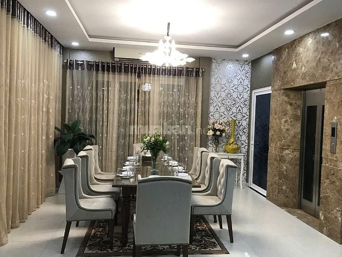 Nhà biệt thự 200m2 khu Him Lam Kênh Tẻ có thang máy giá 58 tỷ 