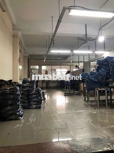 CHo thuê nhà hẻm đường Trịnh đình trọng 18x25m 2L