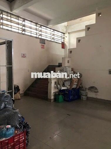 CHo thuê nhà hẻm đường Trịnh đình trọng 18x25m 2L
