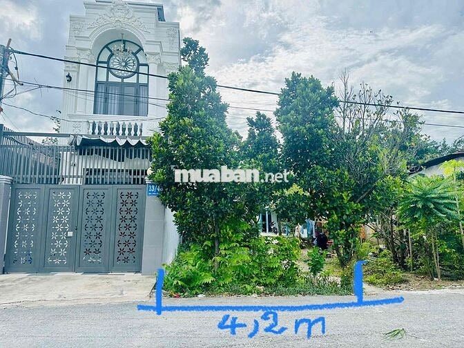BÁN ĐẤT THỔ MẶT TIỀN  LỘ NHỰA GẦN CẦU LỘ 2 VĨNH LONG