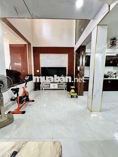 Nhà Lớn 72M2, Cao 5Tầng, HXH 6M, Gần ST Emart 2