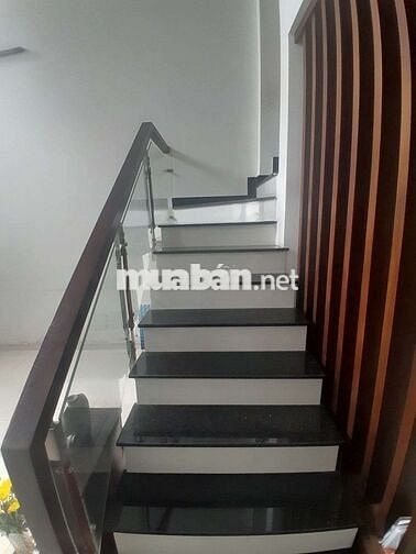 Cho thuê nhà mặt tiền Trần Quang Khải