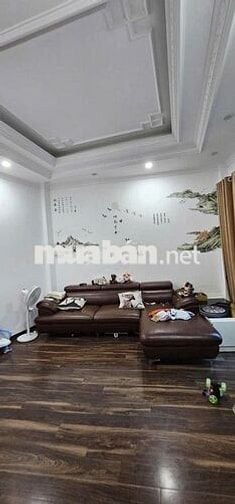 Nhà Mặt Phố Thạch Bàn Cách 50m 5 Tầng Ngõ Ít Nhà – Nhỉnh 6 tỷ