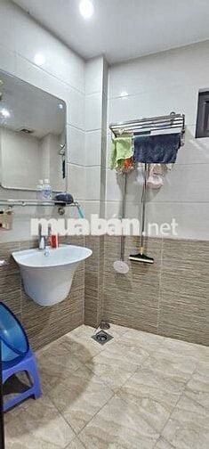 Nhà Mặt Phố Thạch Bàn Cách 50m 5 Tầng Ngõ Ít Nhà – Nhỉnh 6 tỷ