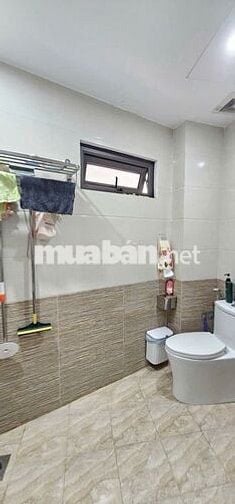 Nhà Mặt Phố Thạch Bàn Cách 50m 5 Tầng Ngõ Ít Nhà – Nhỉnh 6 tỷ