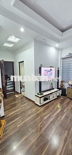 Nhà Mặt Phố Thạch Bàn Cách 50m 5 Tầng Ngõ Ít Nhà – Nhỉnh 6 tỷ
