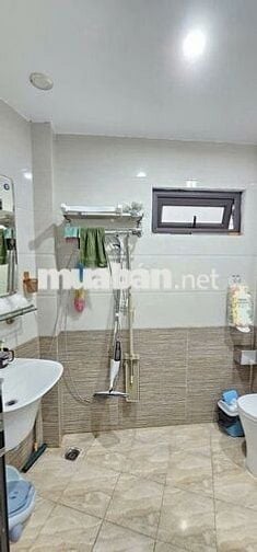 Nhà Mặt Phố Thạch Bàn Cách 50m 5 Tầng Ngõ Ít Nhà – Nhỉnh 6 tỷ