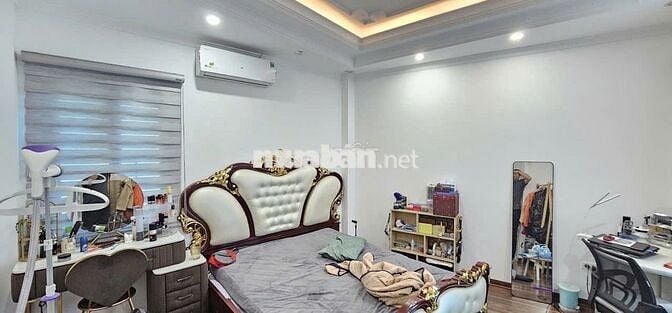Nhà Mặt Phố Thạch Bàn Cách 50m 5 Tầng Ngõ Ít Nhà – Nhỉnh 6 tỷ