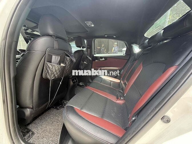 Kia Cerato 2019 2.0 AT Premium - 25000 km. 1 chủ