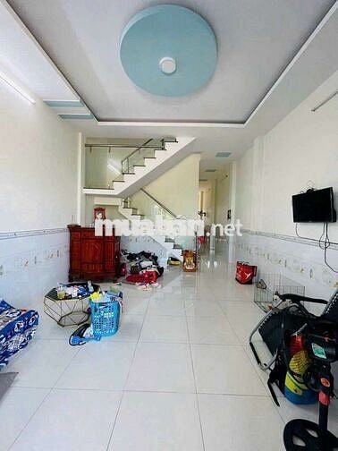 cần bán gấp nhà Bình Chánh Vĩnh Lộc A 1T2L diện tích lớn SHR gần UBND