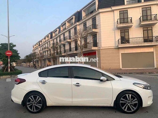 Kia Cerato 2018 1.6 MT - 100000 km