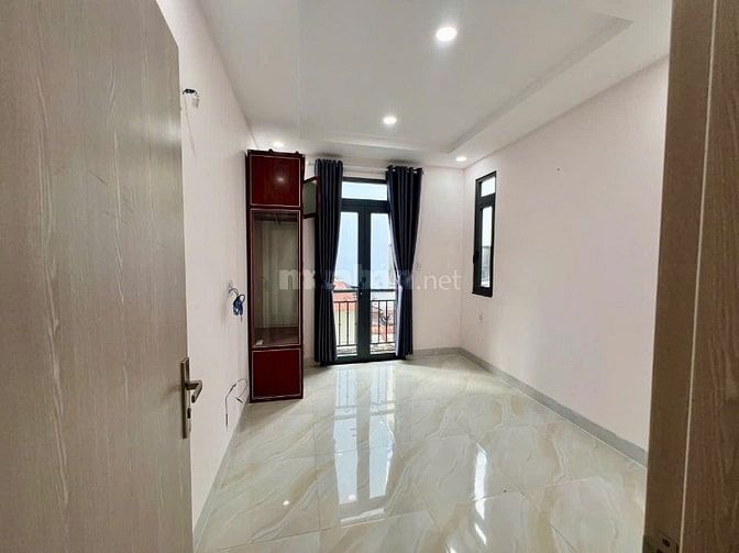 Góc Hẻm Nhiêu Tứ,khu Phan Xích Long,Ngang 6,3m,4Tầng,4PN,Cho Thuê Tốt