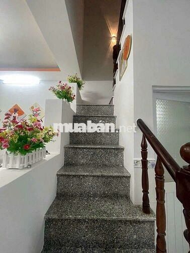 cần bán gấp nhà Bình Chánh Vĩnh Lộc A 1T2L diện tích lớn SHR gần UBND