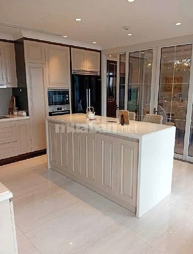 Hiếm! Bán căn Penhouse Cầu Giấy, DT 320 m2, thông tầng trên cao tuyệt 