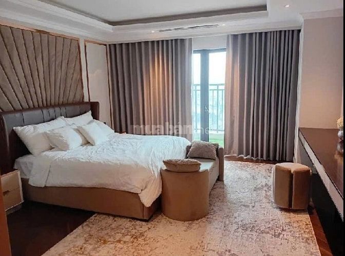 Hiếm! Bán căn Penhouse Cầu Giấy, DT 320 m2, thông tầng trên cao tuyệt 