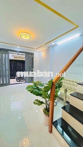 nhà bán Q10 - nhà mới xây - 3 lầu 3 phong4 wc - 5,9 tỷ TL