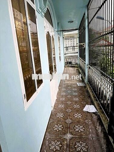 cho thuê nhà góc 2 mặt tiền, 4 phòng ngủ, đường số 9 Linh Tây
