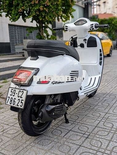 GTS Super 125 Iget Màu Trắng Sport 2018