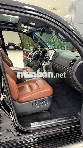 *** thị trường. Land Cruiser 5.7 nhập Mỹ 2016