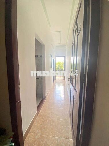 Căn 2PN- Ban công rộng- Máy lạnh- Thông thoáng sạch đẹp