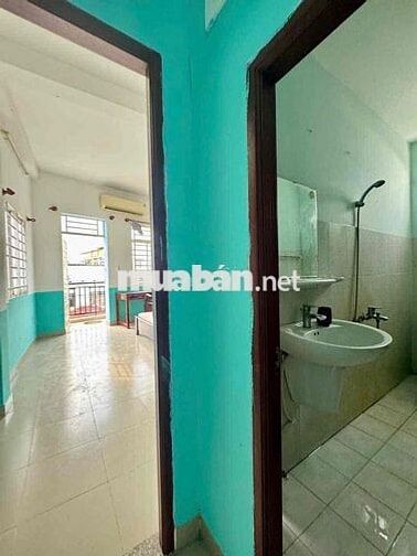 Cho Thuê Phòng Ban Công Gần Đại Học Công Nghiệp