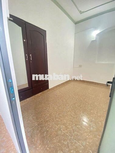 Căn 2PN- Ban công rộng- Máy lạnh- Thông thoáng sạch đẹp