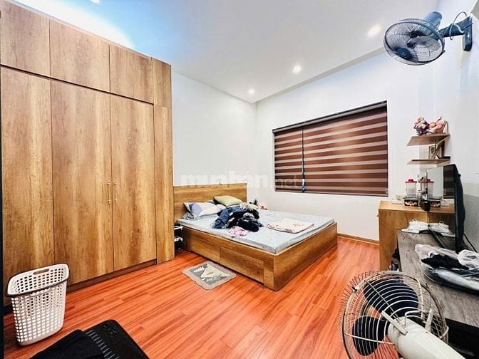 Bán nhà phố Nguyễn Chí Thanh, 4 tầng, phân lô, ô tô ra vào. 14,7 tỷ