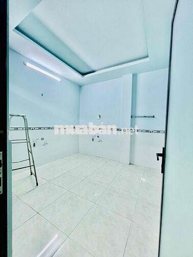Nhà Mới Đẹp DT 7x15 1Trệt 1Lầu 3Pn 2Wc Sân Hẻm Xe Tải