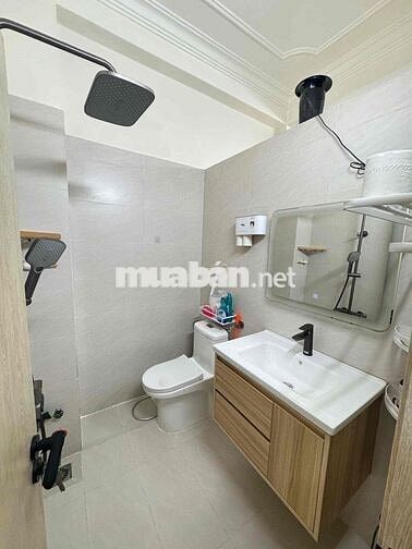 Cho thuê nhà Hẻm Xe Hơi 4x20 Trệt 2 lầu sân thượng Quận 10