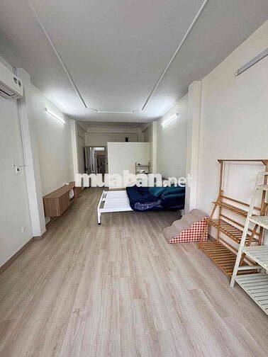 Cho thuê nhà Hẻm Xe Hơi 4x20 Trệt 2 lầu sân thượng Quận 10