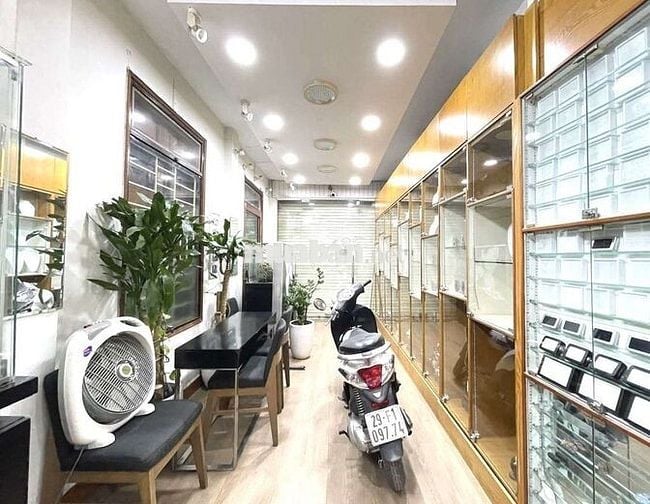 Lô góc mặt phố Đặng Thái Thân 6 tầng 40m2 32 tỷ