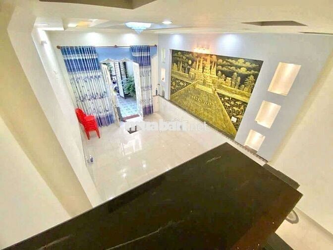 Cbo thuê nhà 4 Tầng 4x18. Có 5 Phòng giá 13 triệu hẻm Tải khu Tên lửa
