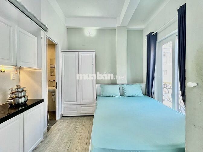 CĂN HỘ TIỆN NGHI BAN CÔNG 30M2 GẦN ĐH SƯ PHẠM, KHTN, HCE, UEH, Y DƯỢC