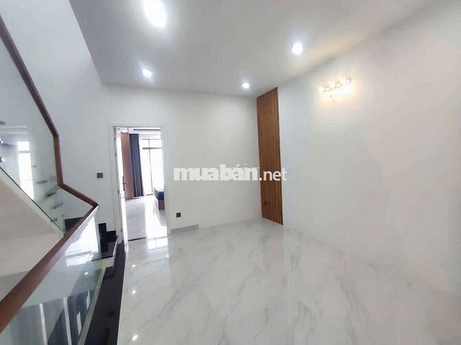 Cho thuê nhà nguyên căn gần hồ bơi, gói 8 Mỹ Gia The Capella