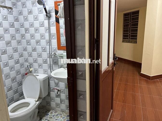 Phòng cho thuê, khoảng 25m2, 1 phòng ngủ ở số 2 nguyễn lam, long biên