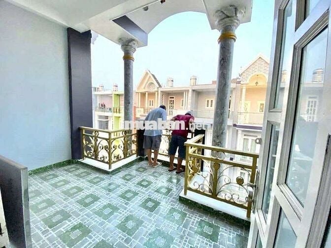 Cbo thuê nhà 4 Tầng 4x18. Có 5 Phòng giá 13 triệu hẻm Tải khu Tên lửa