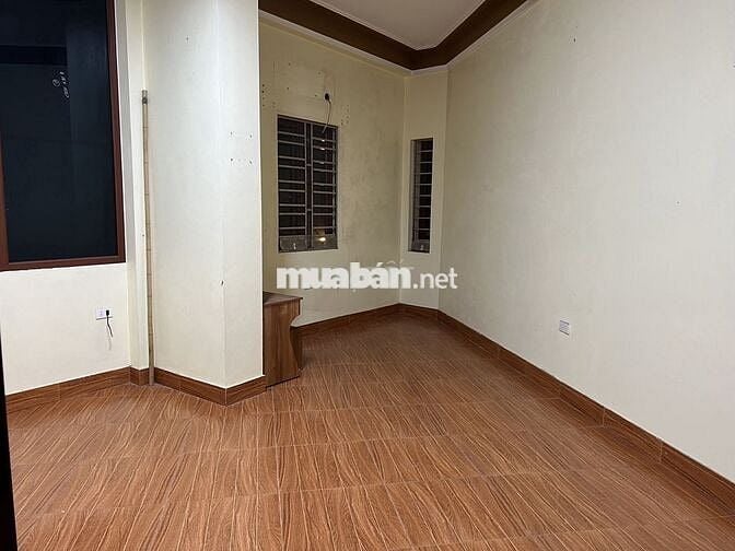 Phòng cho thuê, khoảng 25m2, 1 phòng ngủ ở số 2 nguyễn lam, long biên