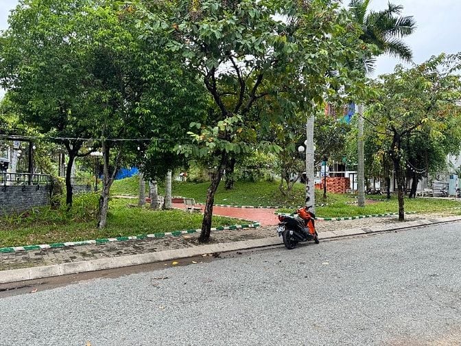 Đất Nền 5x20m đối diện công viên KDC Dương Hồng 