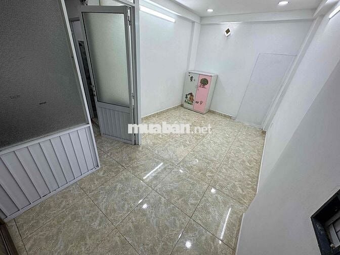 NHÀ NGUYÊN CĂN NGUYỄN CHÍ THANH Q10 - 2PN - 3WC
