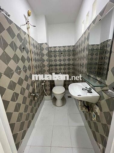 NHÀ NGUYÊN CĂN NGUYỄN CHÍ THANH Q10 - 2PN - 3WC
