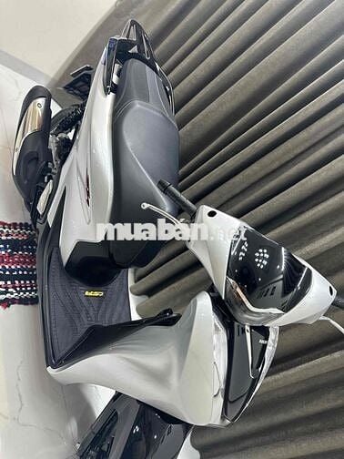 SH 125! mẫu mới màu bạc poster cực đep giá mềm