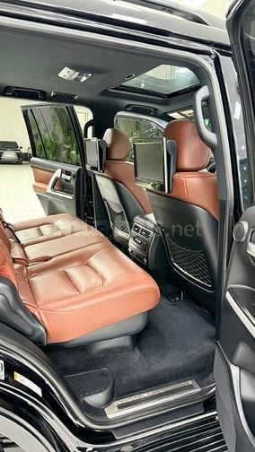 Duy nhất thị trường. Land Cruiser 5.7 nhập Mỹ 2016. Xe đi ít siêu mới.